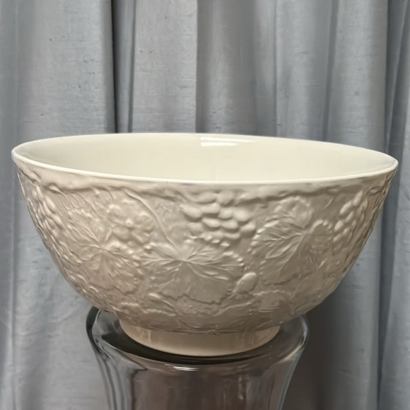 Vintage Davenport Strawberry and Grape Leaf 9" Chinese Bowl by Burleigh England - Picture 5 of 12